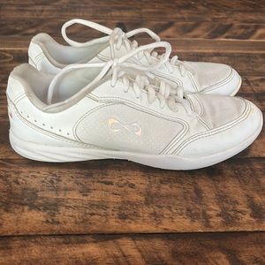 Infinity cheer shoes size 5.5